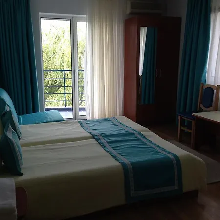 Marina House Pensión