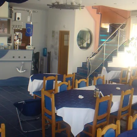 Marina House Pensión 3*