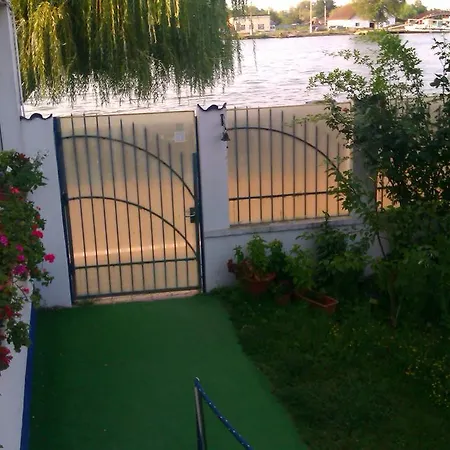 Marina House 3* סולינה