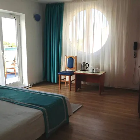 Marina House ゲストハウス スリナ