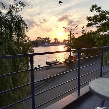 Marina House ゲストハウス