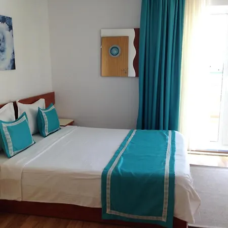 Marina House ゲストハウス 3*